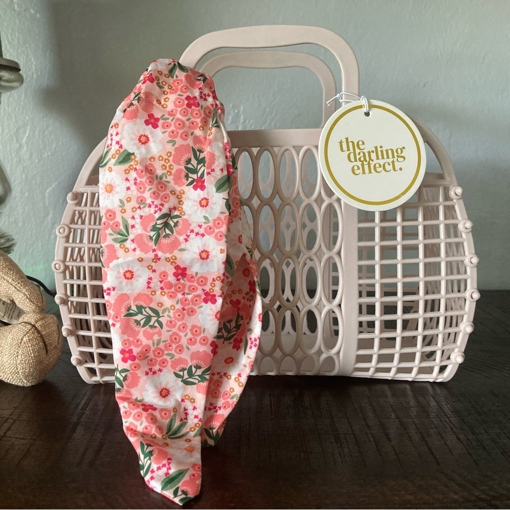 So-Jelly pink bag with detachable flowered scarf